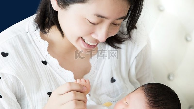 月嫂服务价格差异解析：24小时与白天有何不同**