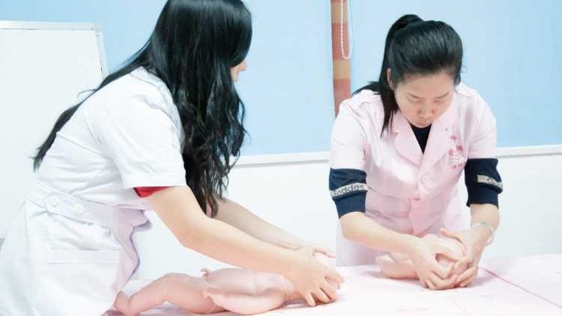 线上课和线下课，母婴护理师到底该怎么选