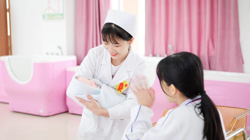以下是一些北京育婴师培训学校的排名推荐，供您参考：